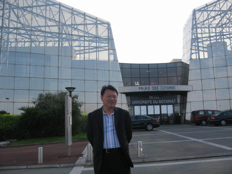 吴志波主任在法国公证大学